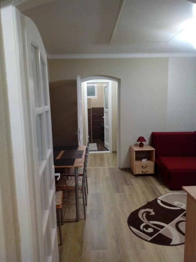 Kiraly Apartman Георгени Екстериор снимка