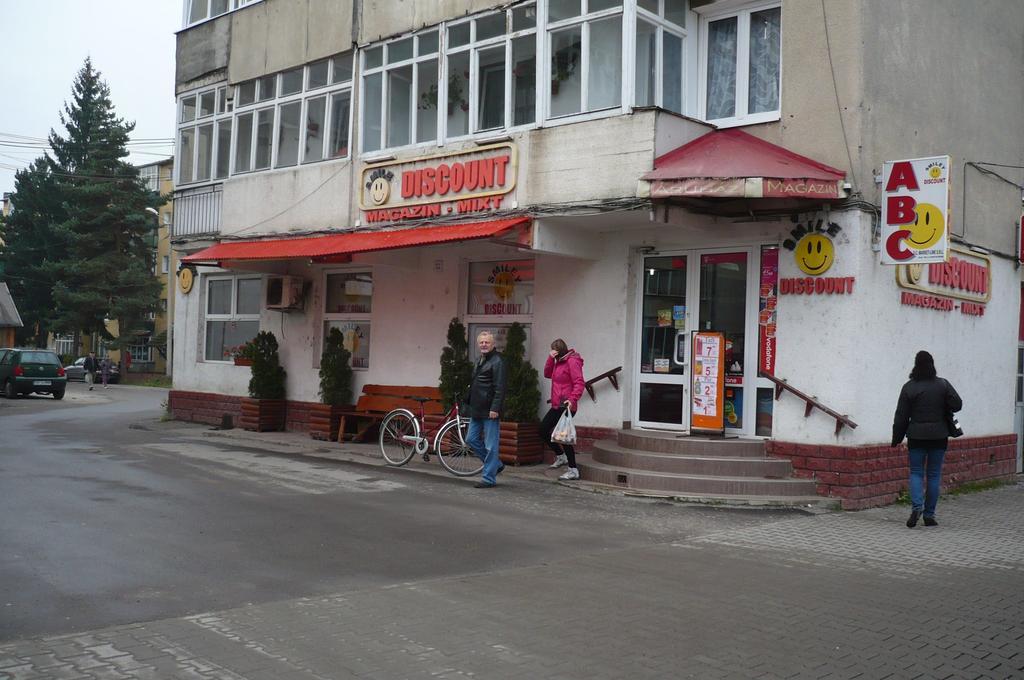 Kiraly Apartman Георгени Екстериор снимка